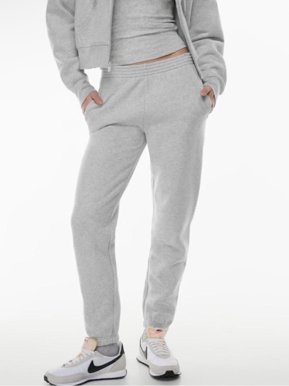 Aritzia Tna Cozy Fleece Boyfriend sweatpants